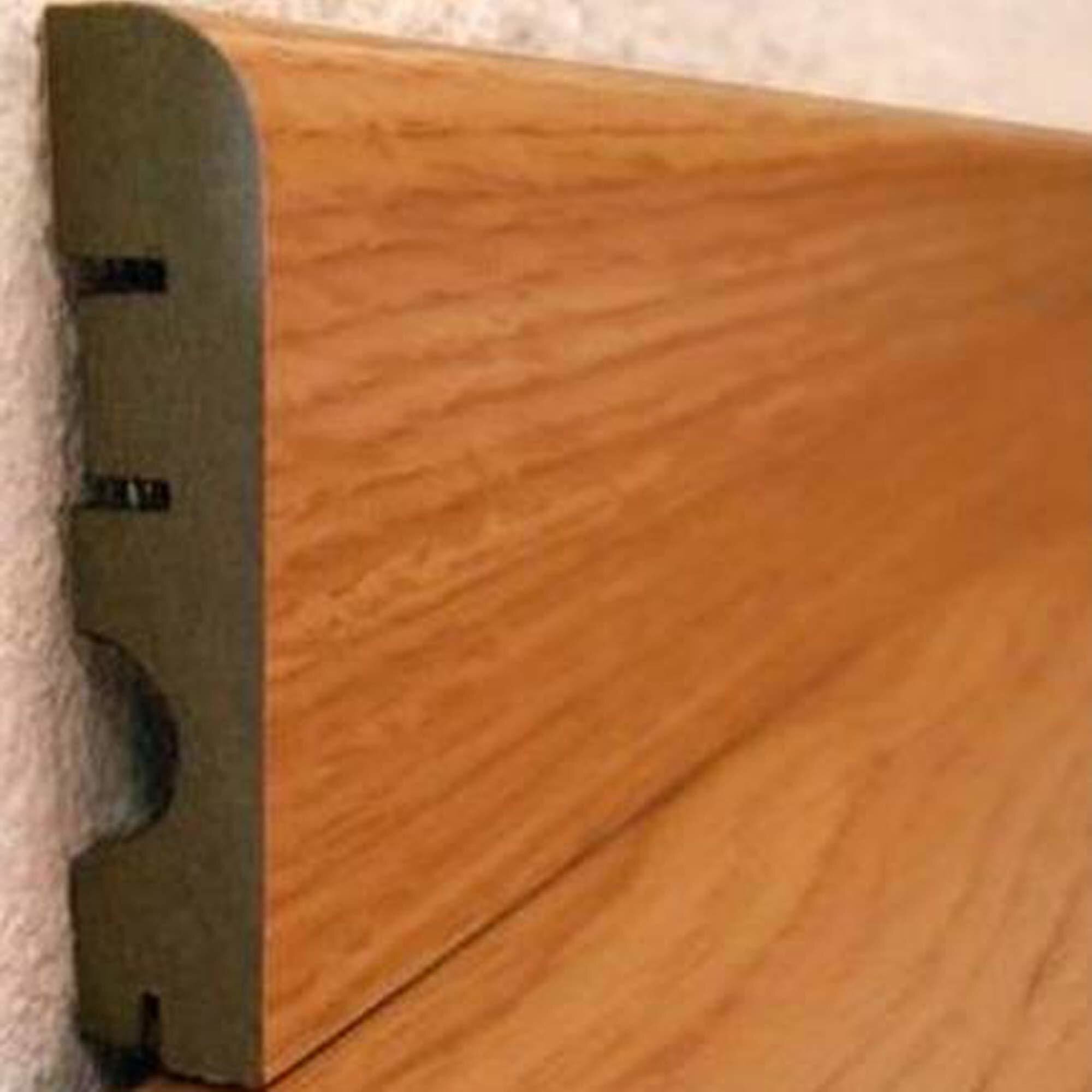 Pz.suelo laminado Designers rodapie 70 C021 new roble 2.40 ml