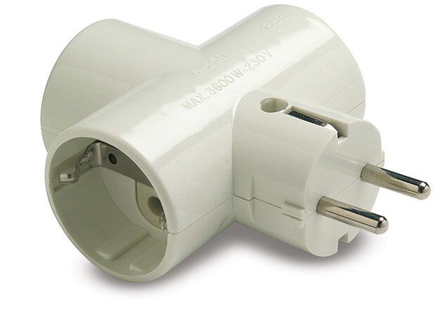 Pz.adaptador Famatel 1303 triple tt ceram. 16a-250v
